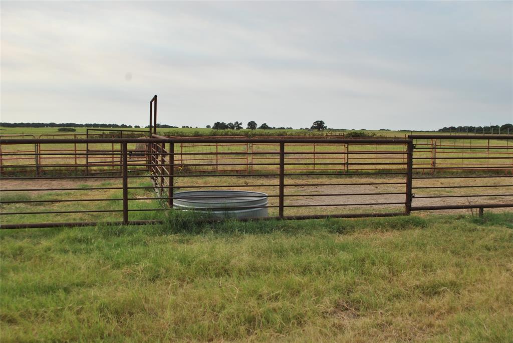 601 Highway 588 Property Photo 32