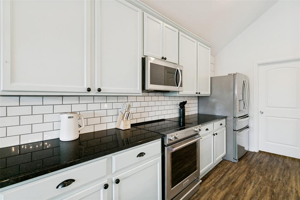 9913 Chrysalis Drive Property Photo 8