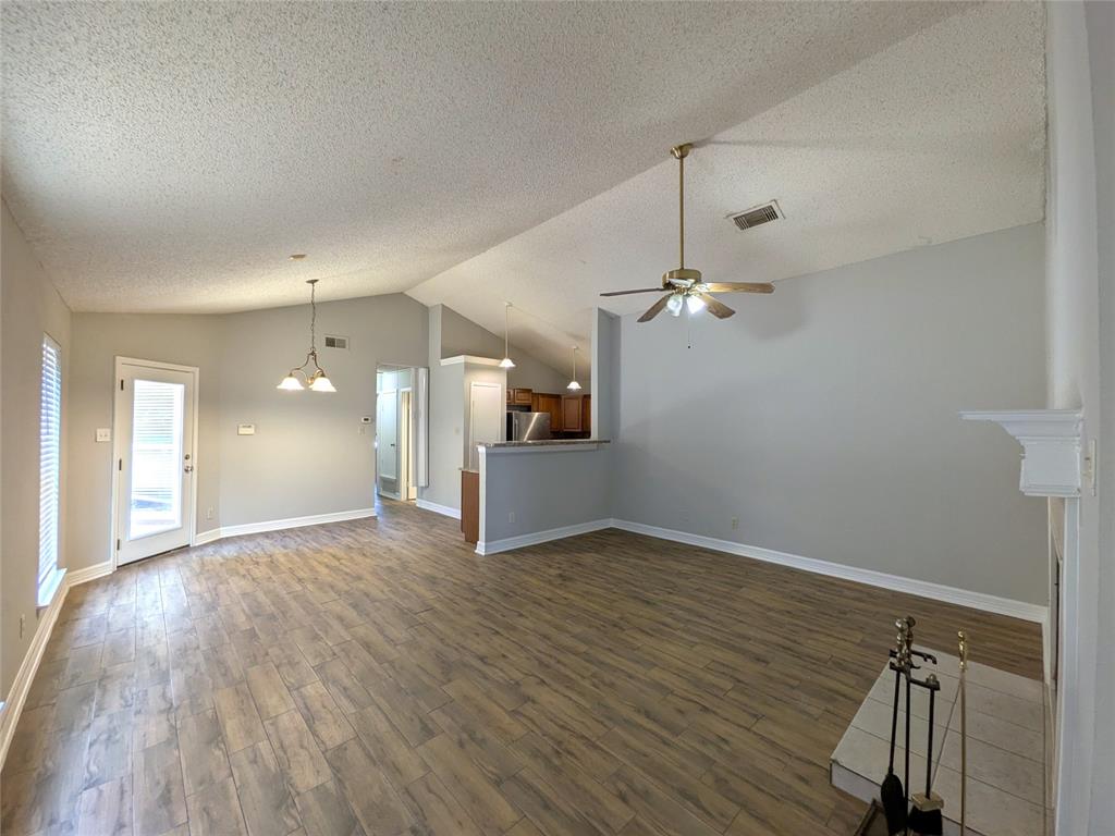 323 Teakwood Lane Property Photo 7