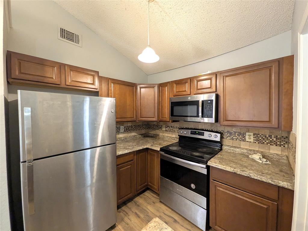 323 Teakwood Lane Property Photo 14