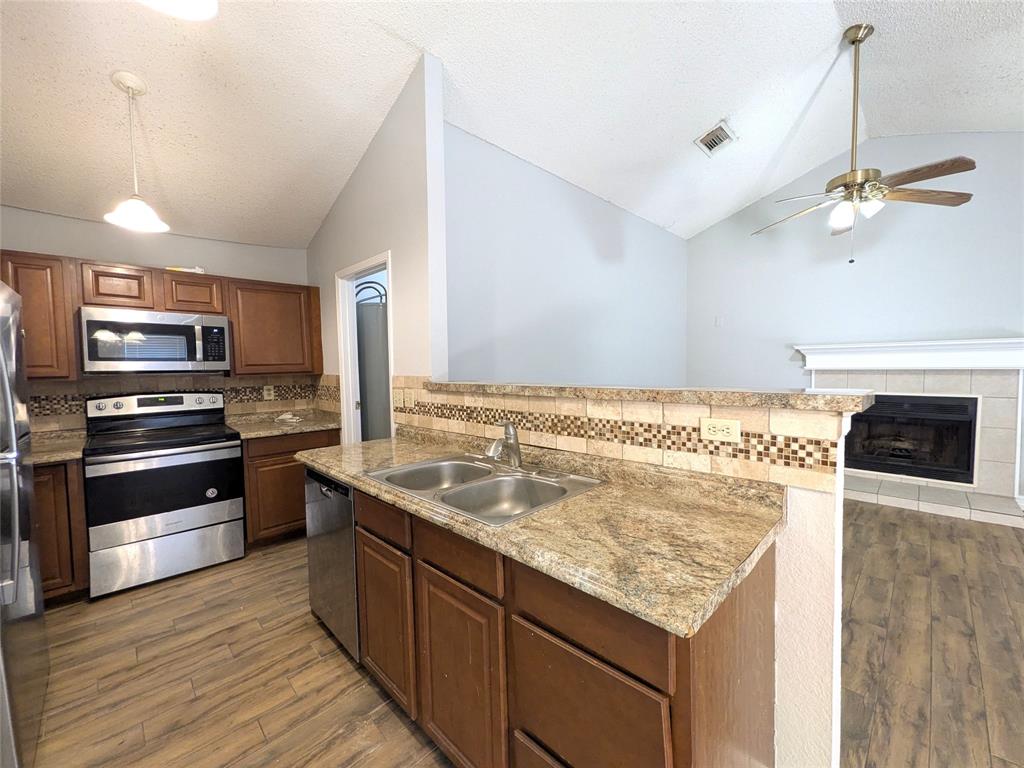 323 Teakwood Lane Property Photo 15