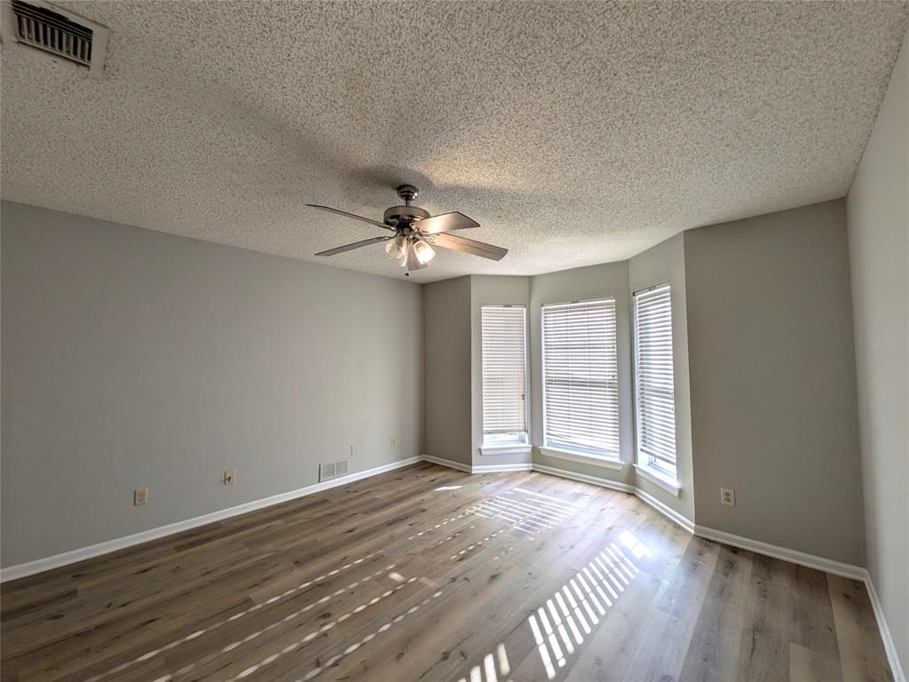 323 Teakwood Lane Property Photo 17