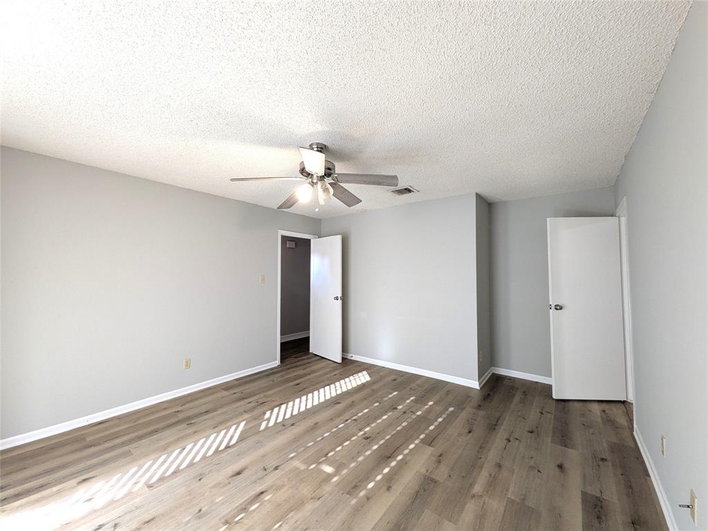 323 Teakwood Lane Property Photo 18