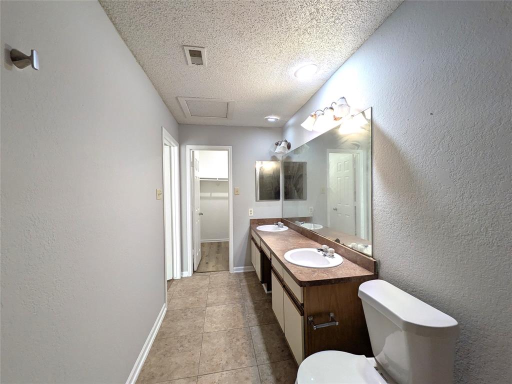 323 Teakwood Lane Property Photo 20