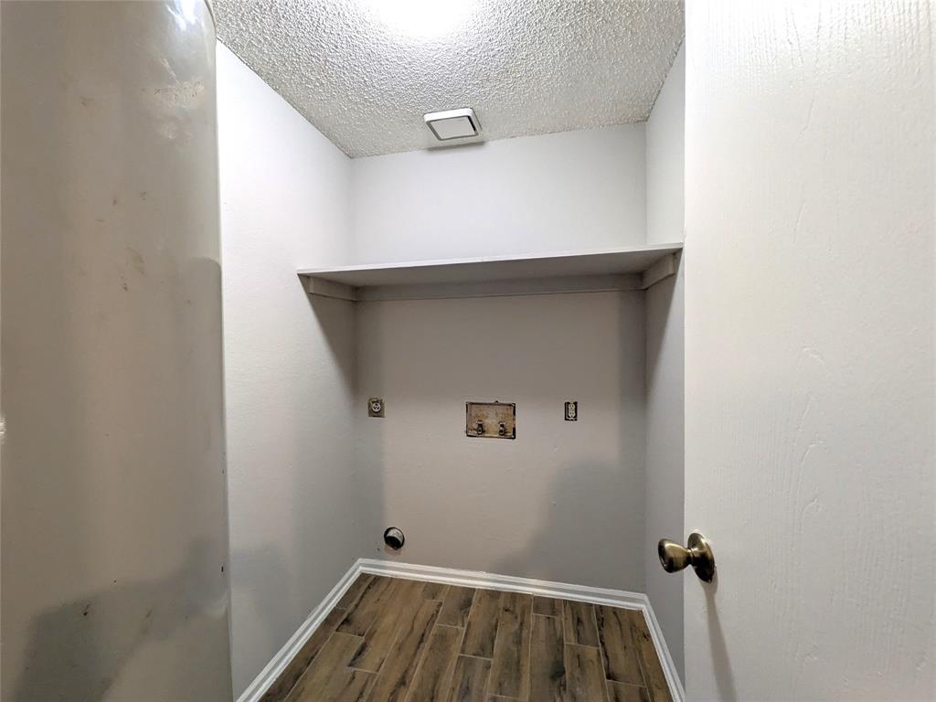 323 Teakwood Lane Property Photo 27