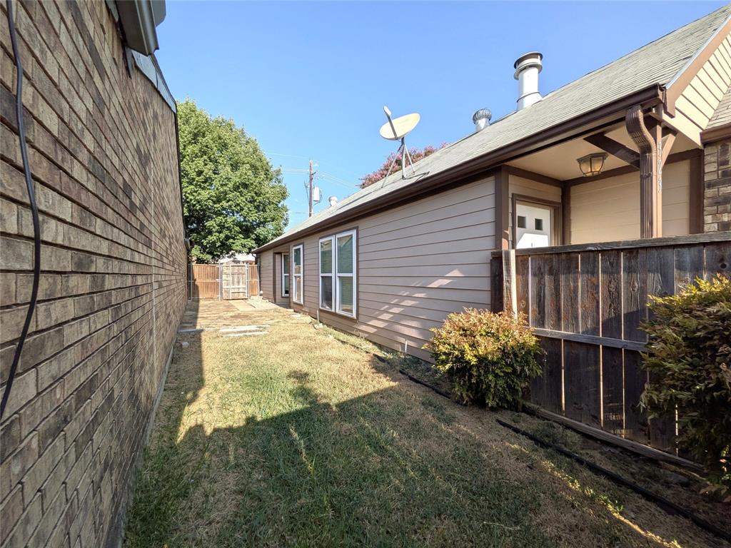 323 Teakwood Lane Property Photo 29