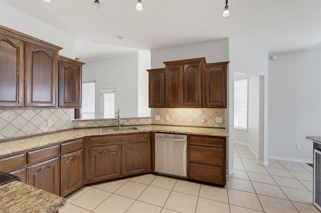 7017 Springwater Avenue Property Photo 15