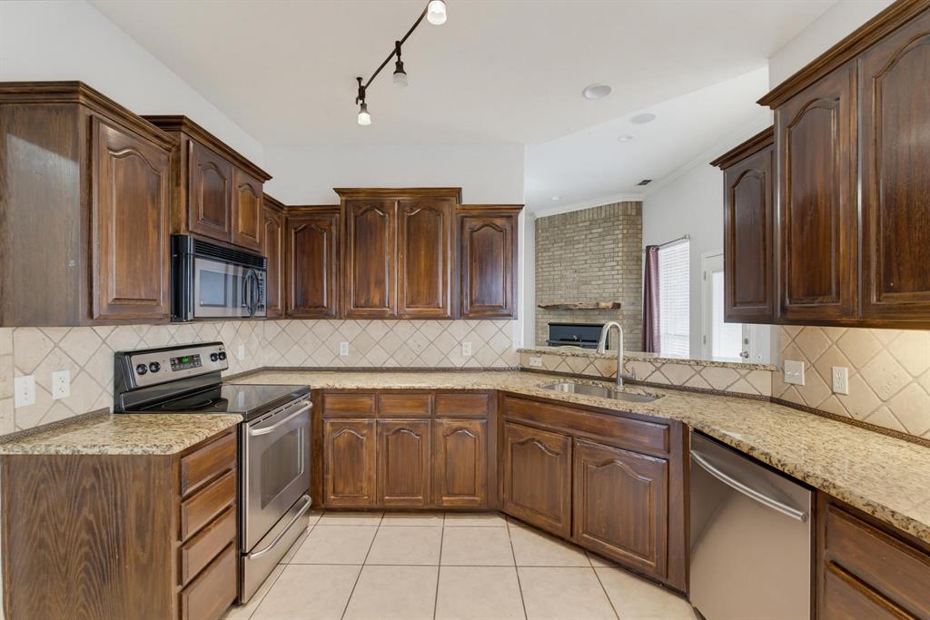 7017 Springwater Avenue Property Photo 17