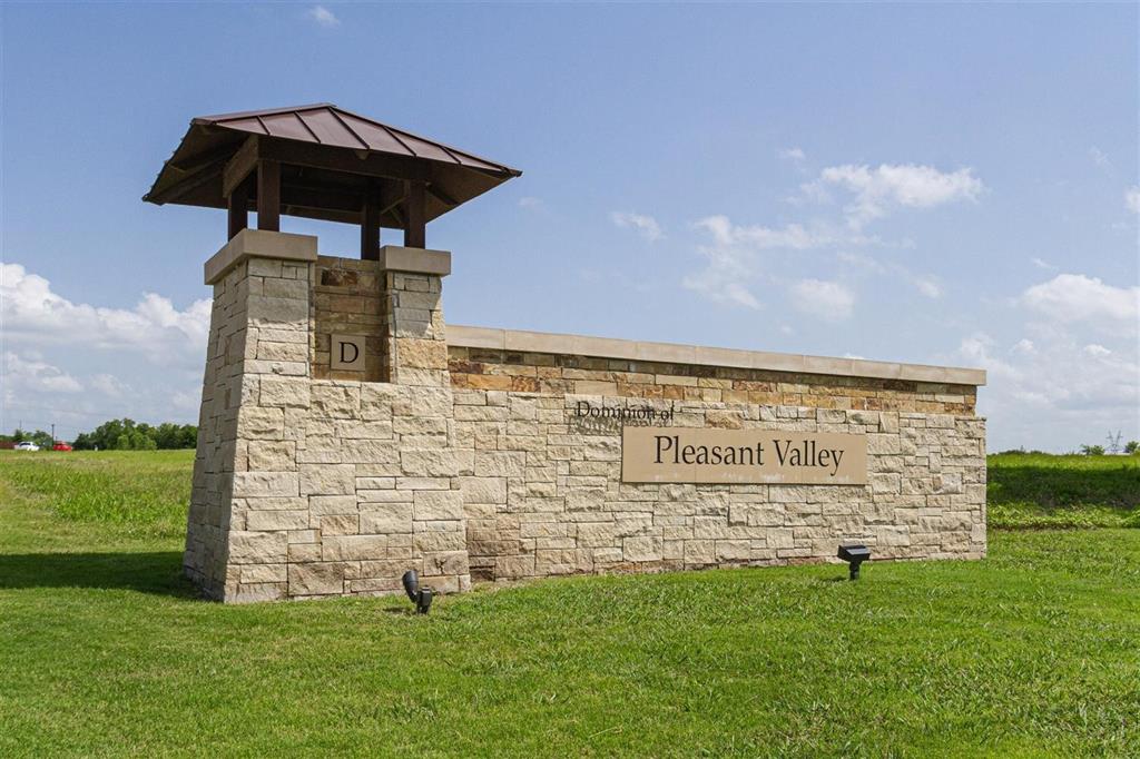 606 Jack Oak Property Photo 2