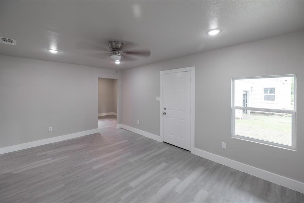 1434 Lillius Street Property Photo 2