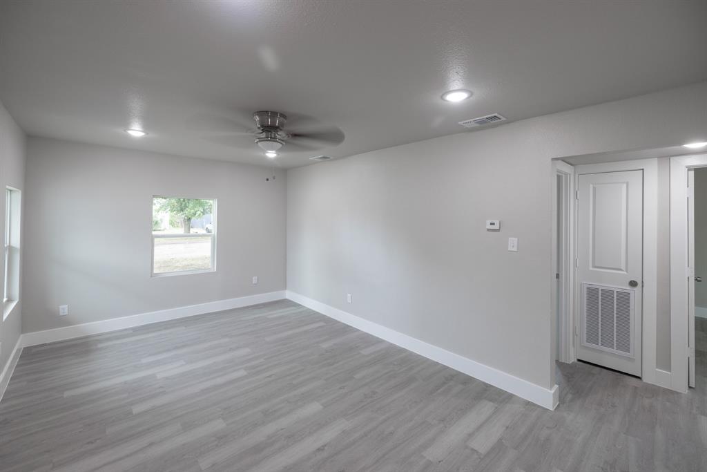 1434 Lillius Street Property Photo 4