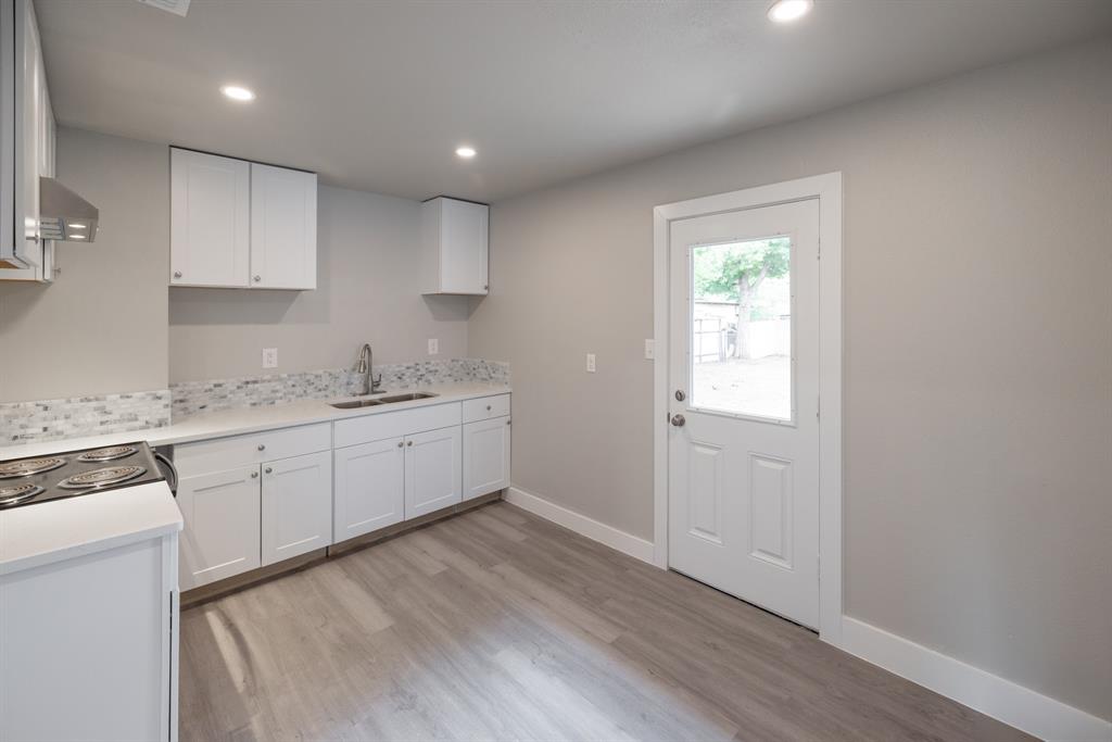 1434 Lillius Street Property Photo 5