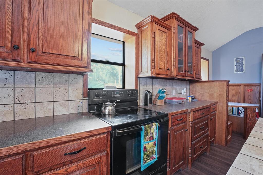 3861 State Highway 75 Property Photo 10