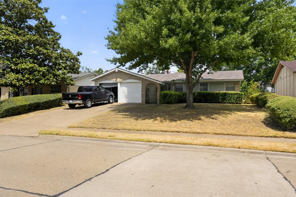 2125 Meadow Glen Property Photo 1