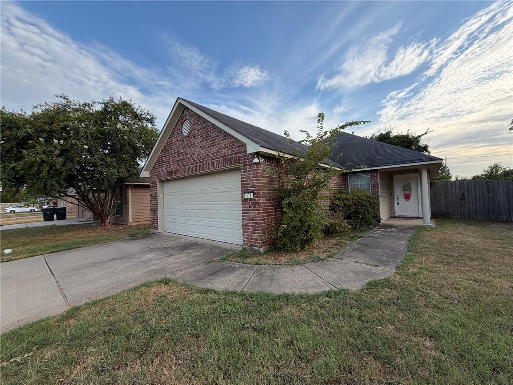 571 Whitefield Lane Property Photo 2