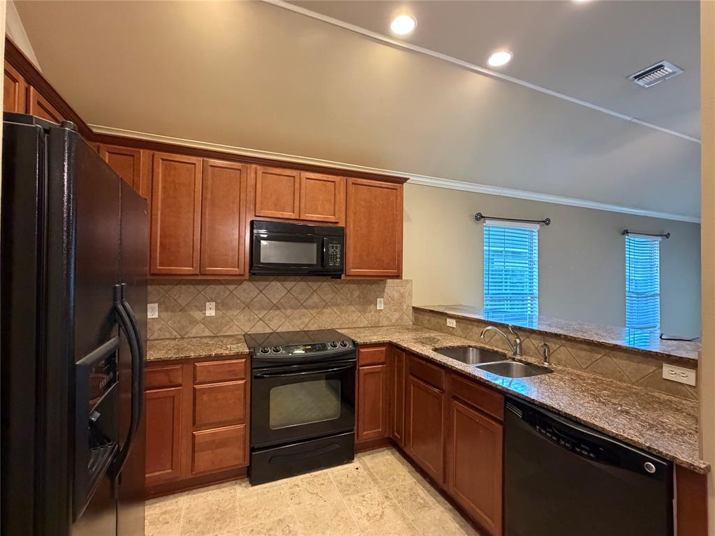 571 Whitefield Lane Property Photo 6