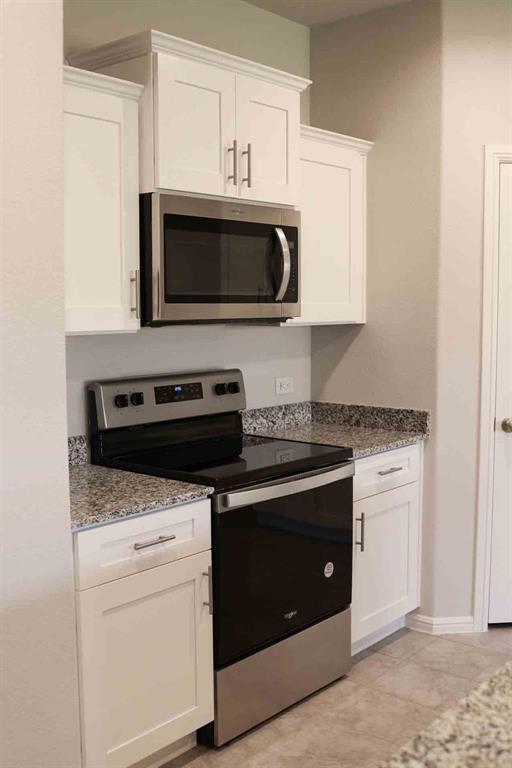 807 Wolf Creek Drive Property Photo 4