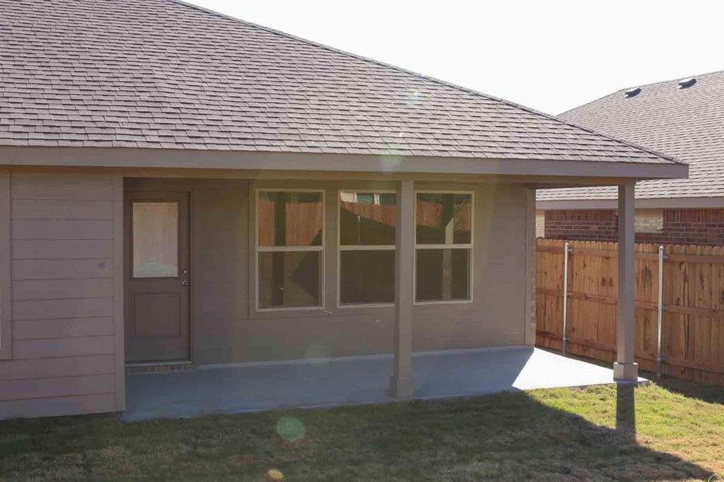 807 Wolf Creek Drive Property Photo 12