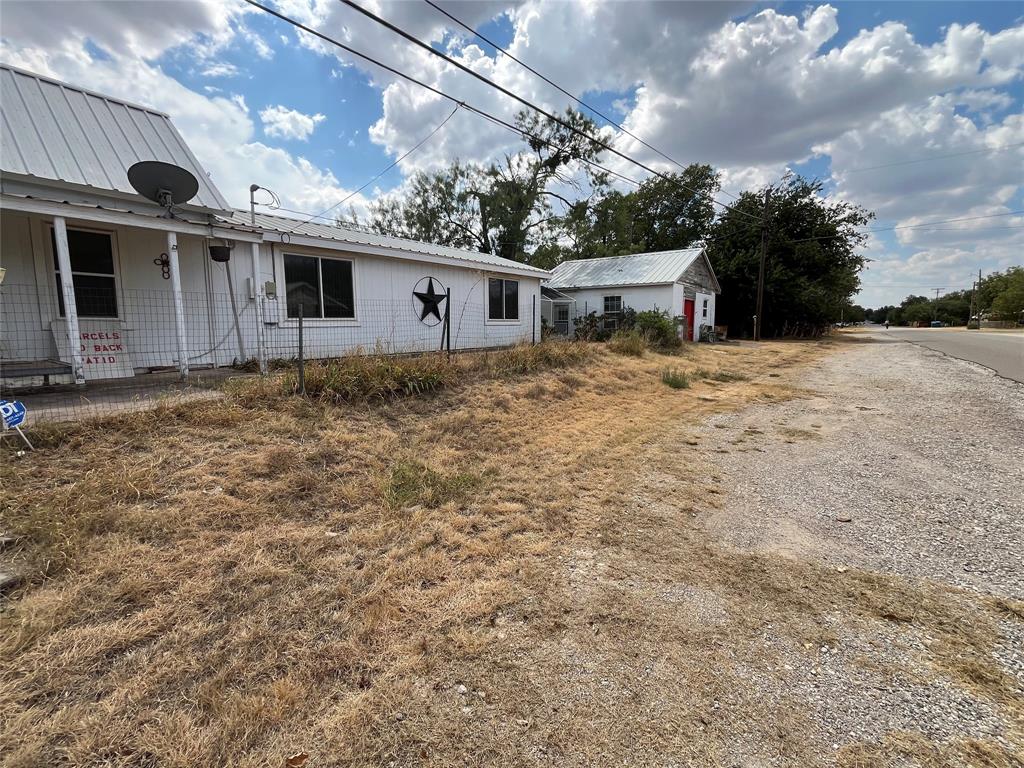 541 E 3rd Street Property Photo 2