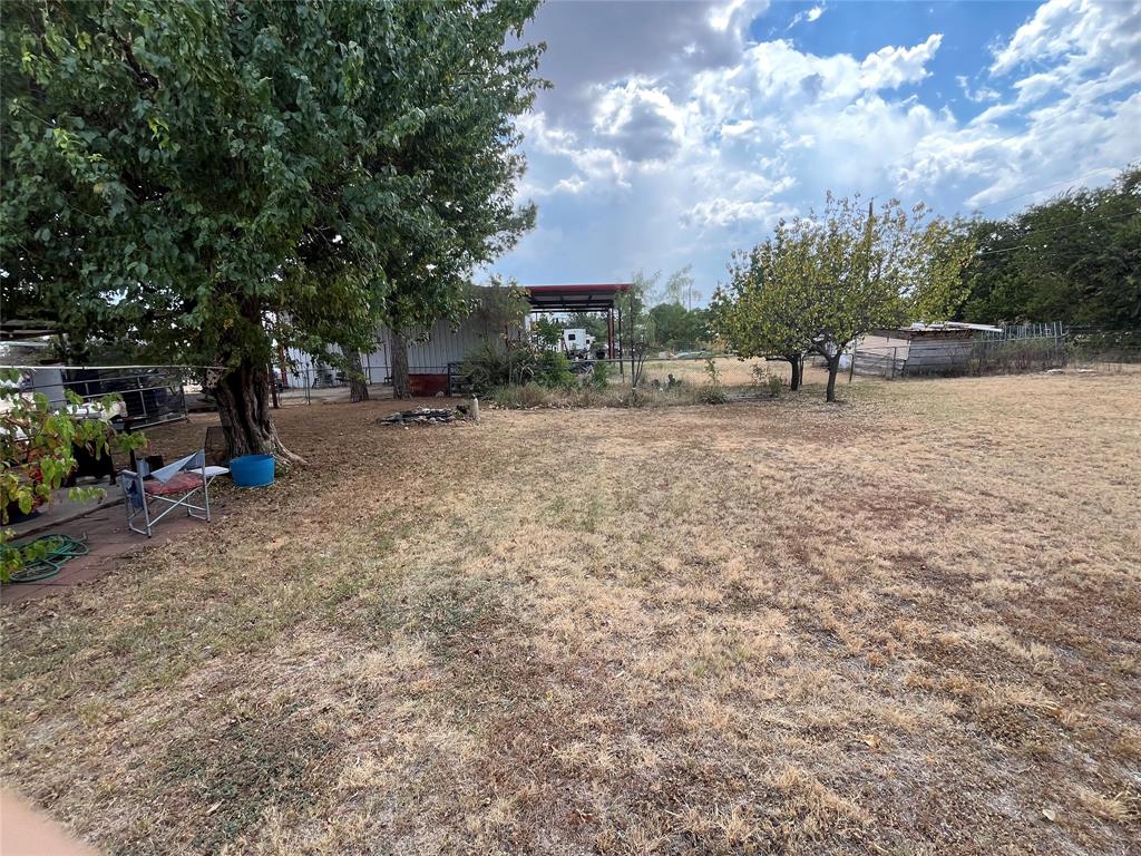 541 E 3rd Street Property Photo 5
