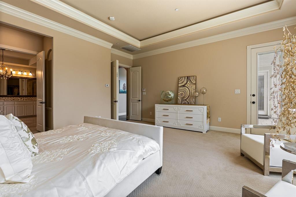 2182 Saxon Way Property Photo 11