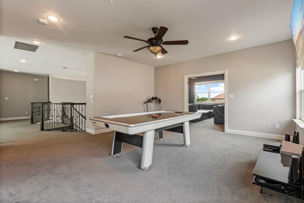 2182 Saxon Way Property Photo 13