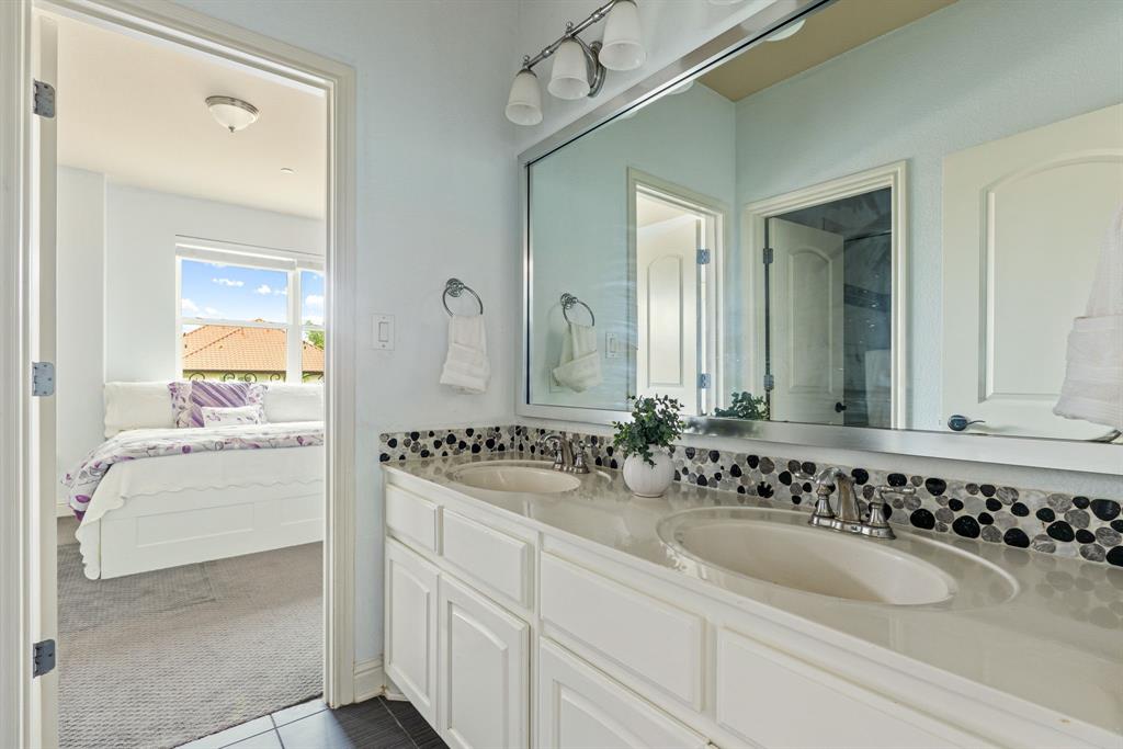2182 Saxon Way Property Photo 20