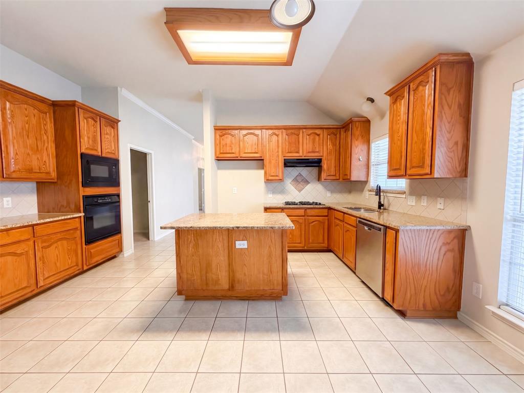 8404 Blacktail Trail Property Photo 3