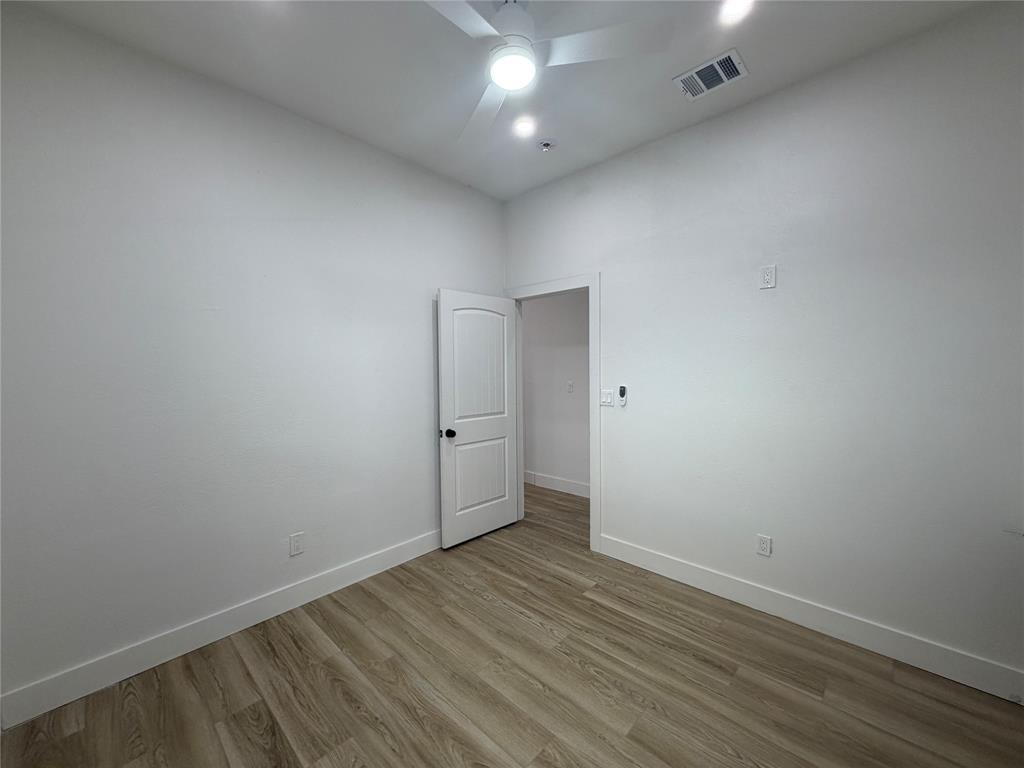 808 W 10th Street Property Photo 8