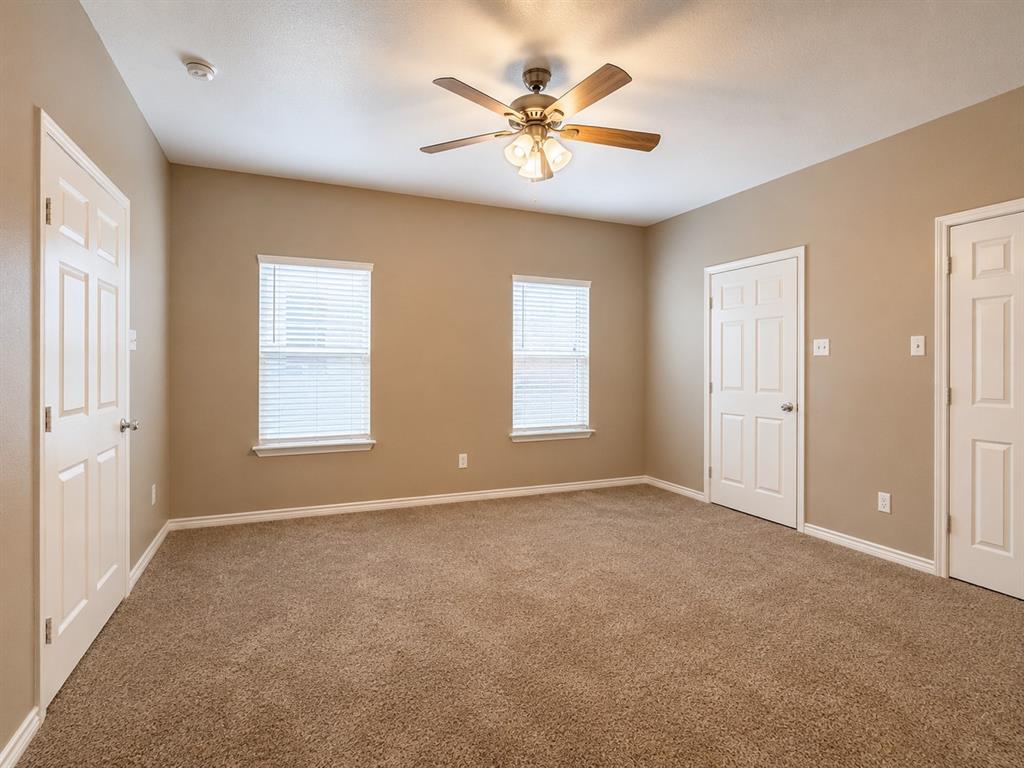 719 E 6th Street Property Photo 6