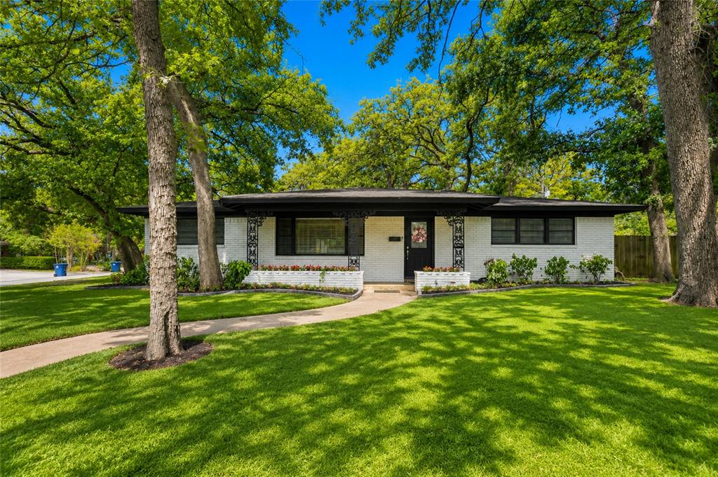 1500 W Lavender Lane Property Photo 1