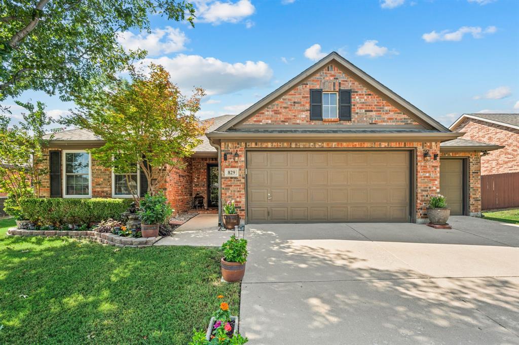 829 Sequoia Way Property Photo 1