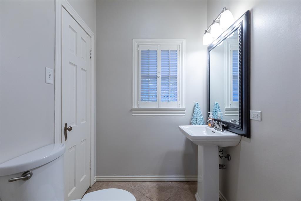 1102 Oldham Lane Property Photo 14