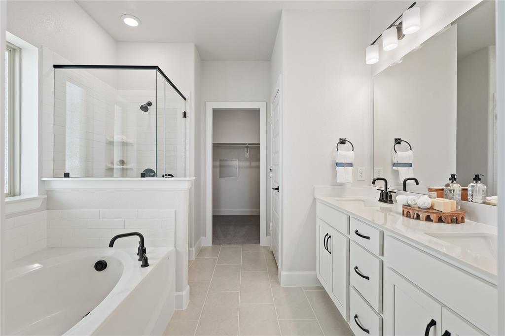 2220 Corbera Drive Property Photo 7