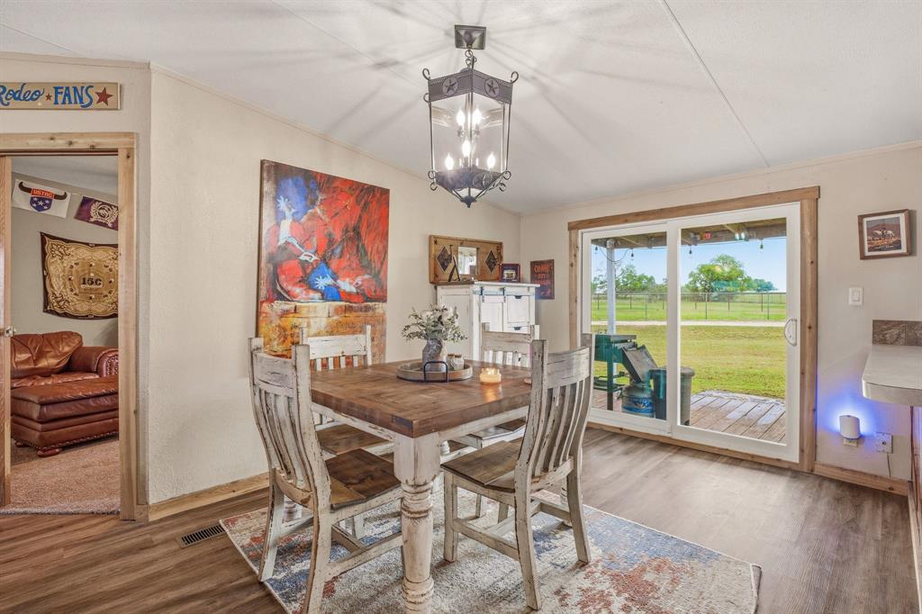 11555 N Us Highway 377 Property Photo 11