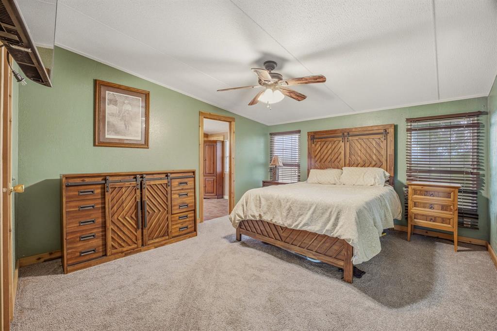 11555 N Us Highway 377 Property Photo 17