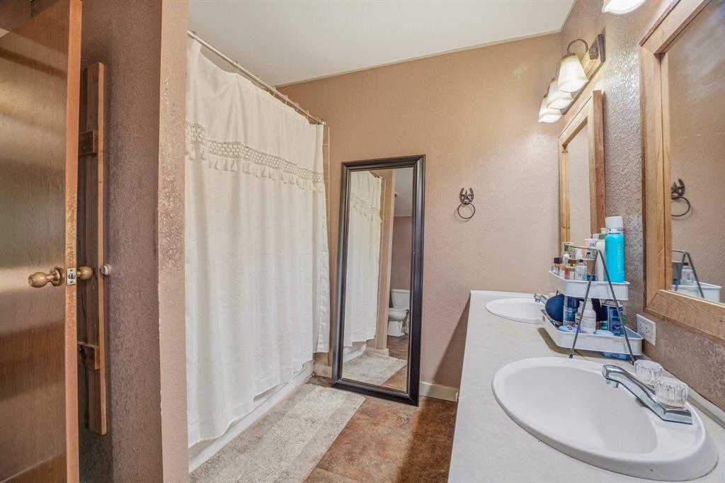 11555 N Us Highway 377 Property Photo 20