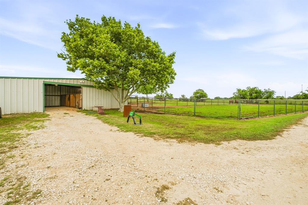 11555 N Us Highway 377 Property Photo 25