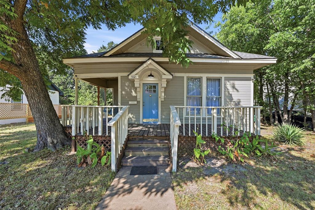 512 S Elm Street Property Photo 1