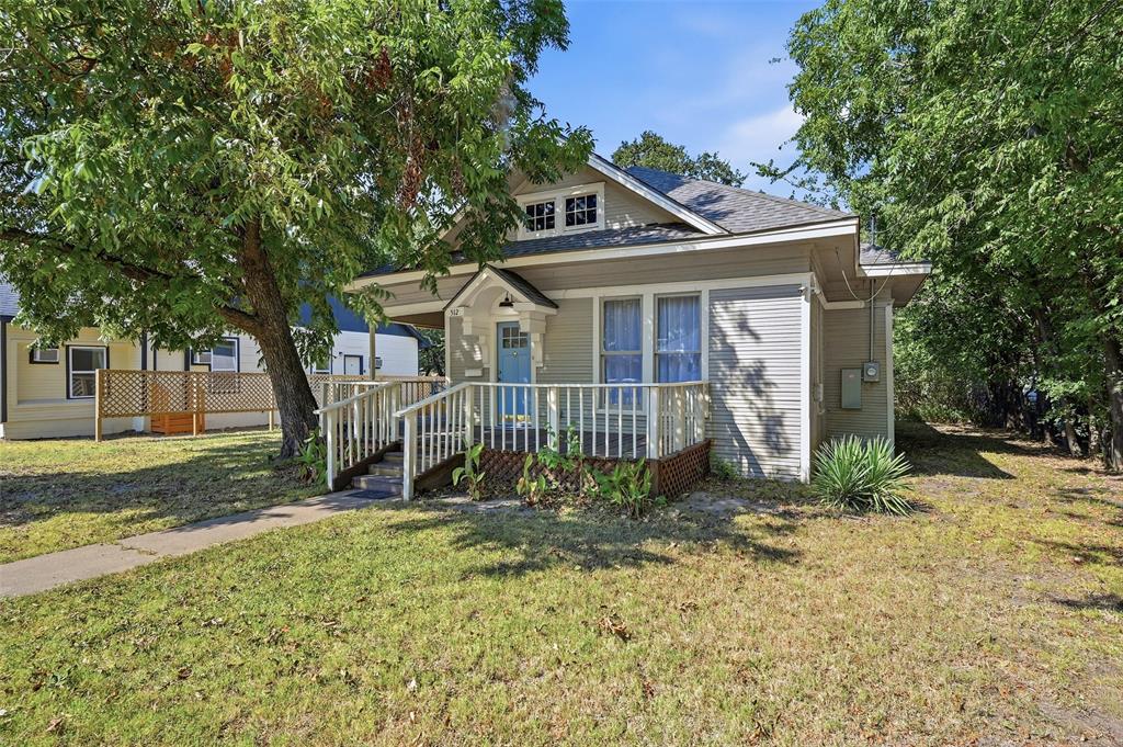 512 S Elm Street Property Photo 4