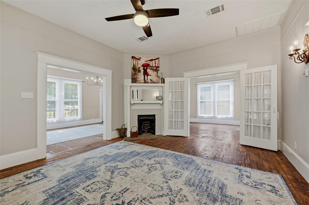 512 S Elm Street Property Photo 10