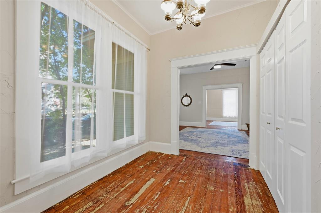 512 S Elm Street Property Photo 16