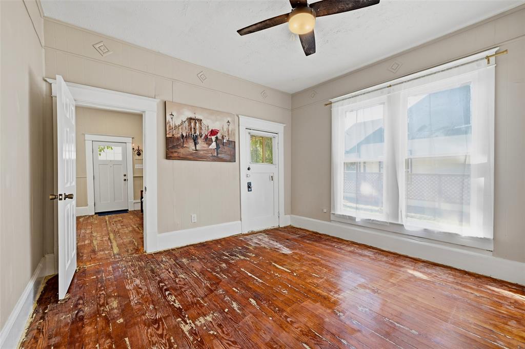 512 S Elm Street Property Photo 25