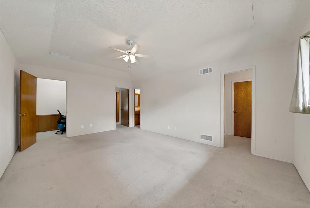 9630 Fallbrook Drive Property Photo 11
