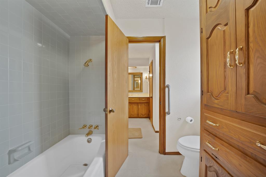 9630 Fallbrook Drive Property Photo 13