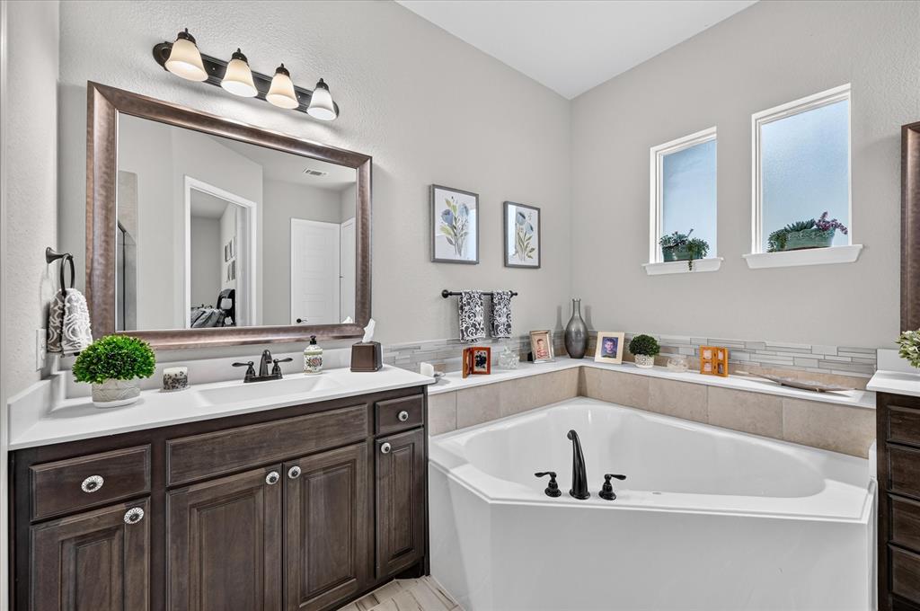 1025 Claystone Ridge Property Photo 22