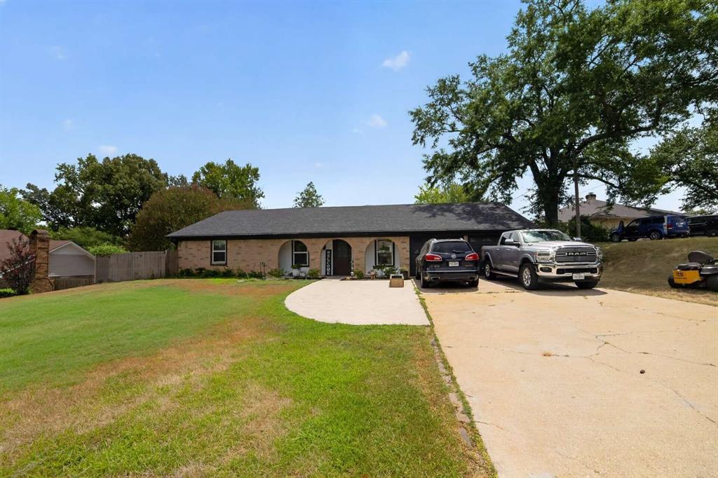 1002 Forest Hills Street Property Photo 1