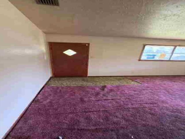 5915 Lakehurst Circle Property Photo 3