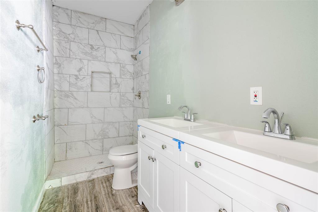1457 W Austin Street Property Photo 3