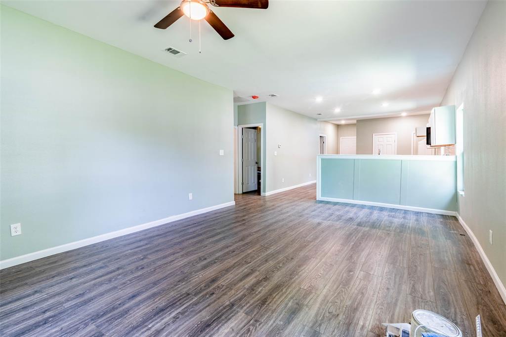 1457 W Austin Street Property Photo 5